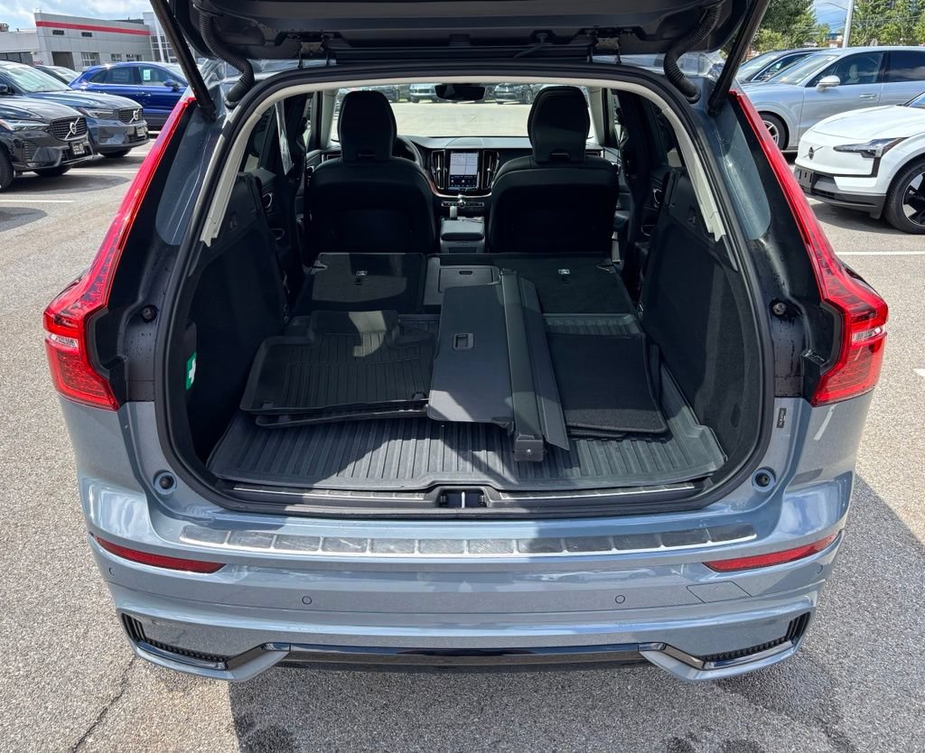 Certified 2024 Volvo XC60 B5 Plus w/ Protection Package Premier AWD/4WD image 28