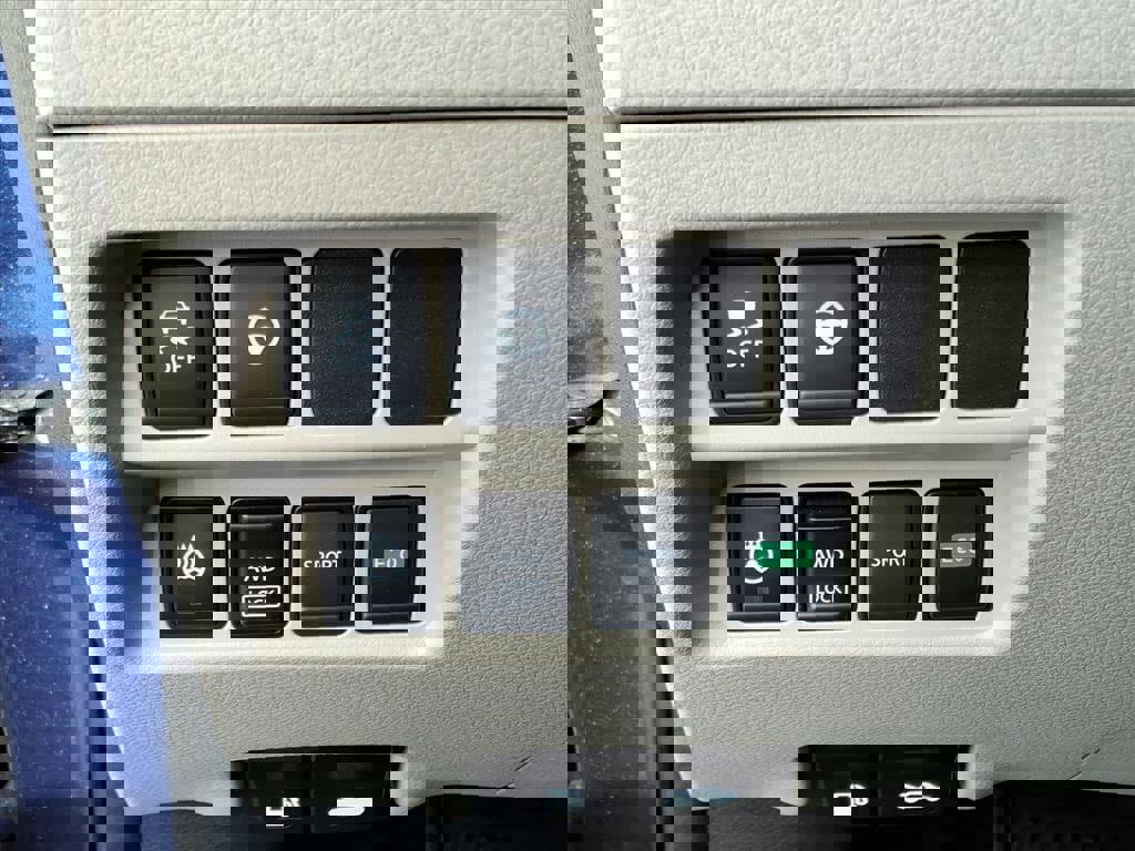 Used 2022 Nissan Rogue Sport SL image 17