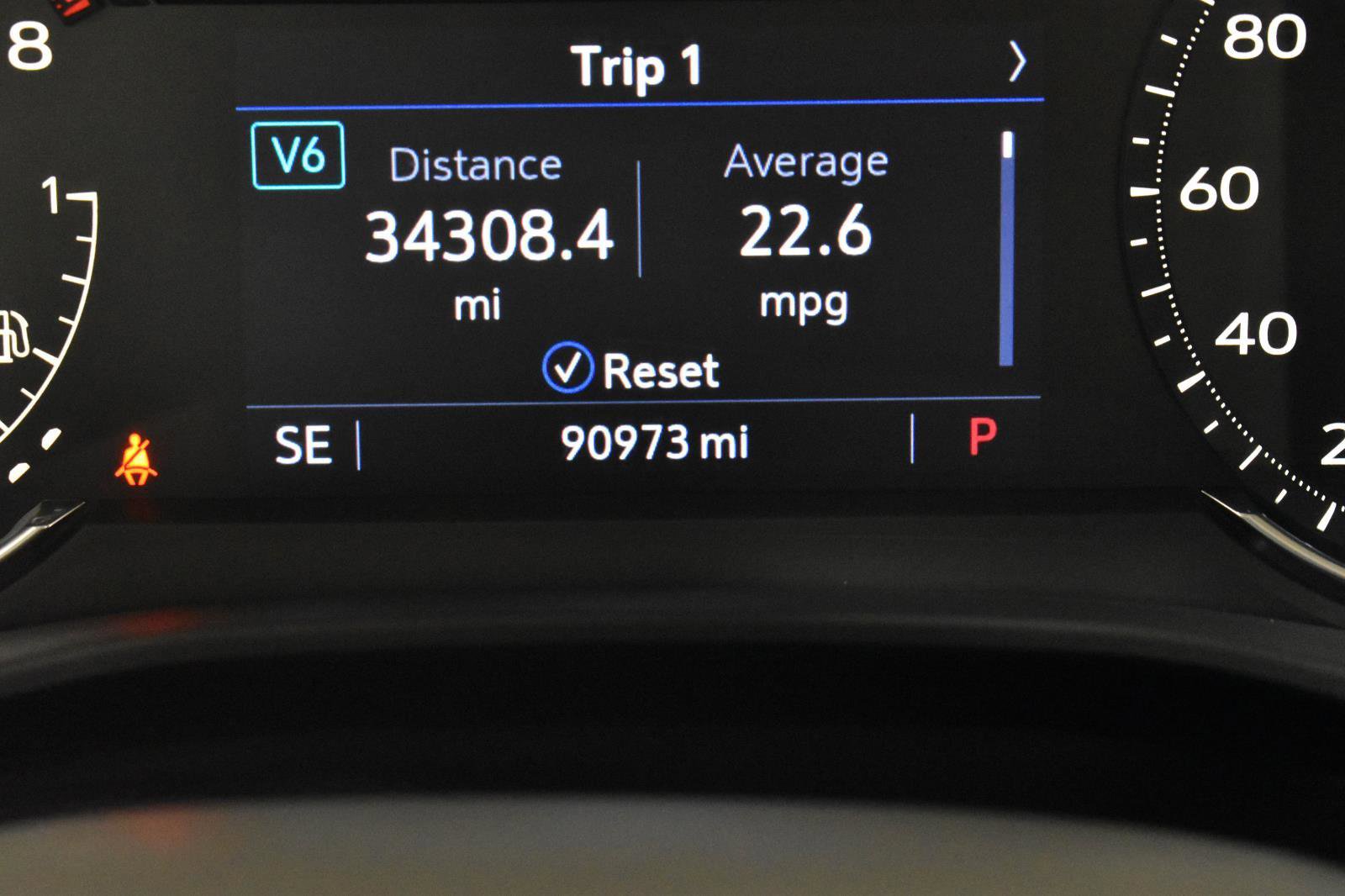 Used 2021 Cadillac XT5 Premium Luxury w/ LPO, Floor Liner Package FWD image 23