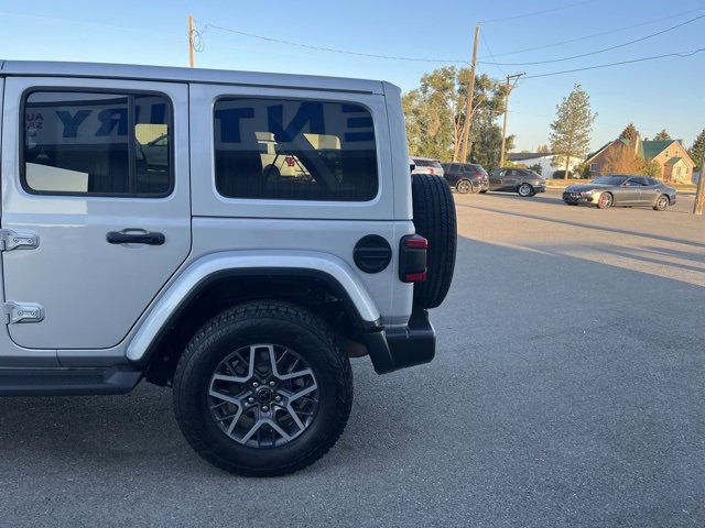 Used 2024 Jeep Wrangler Sahara image 6