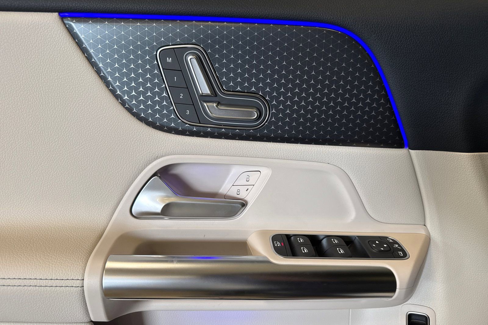 New 2025 Mercedes-Benz GLA 250 image 12