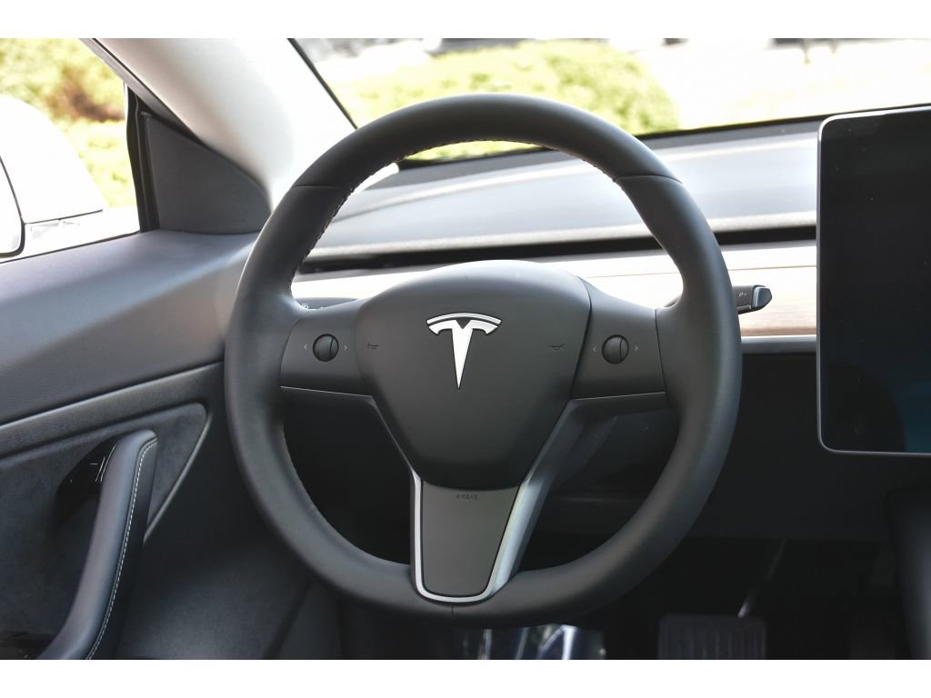 Used 2020 Tesla Model 3 Standard Range Plus image 15