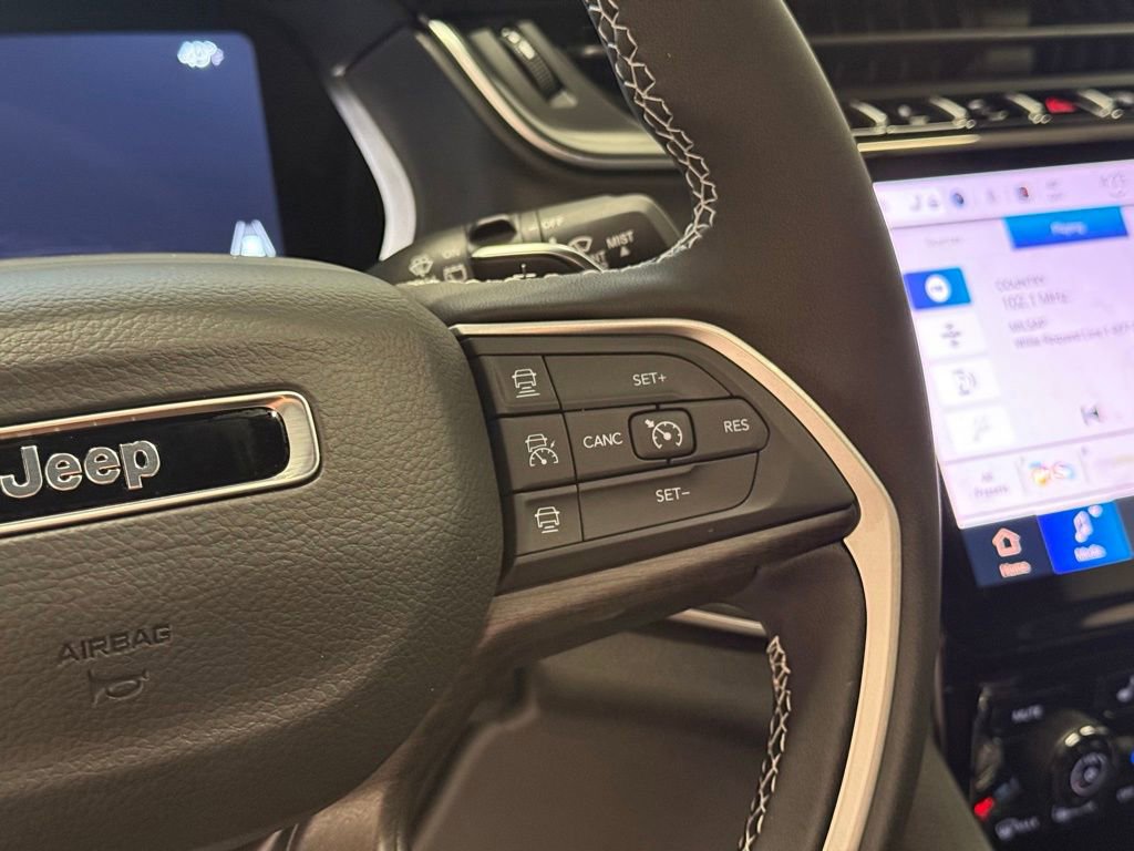 New 2025 Jeep Grand Cherokee Limited image 24