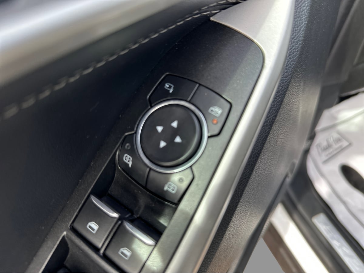 Used 2022 Ford Explorer Limited AWD/4WD image 17