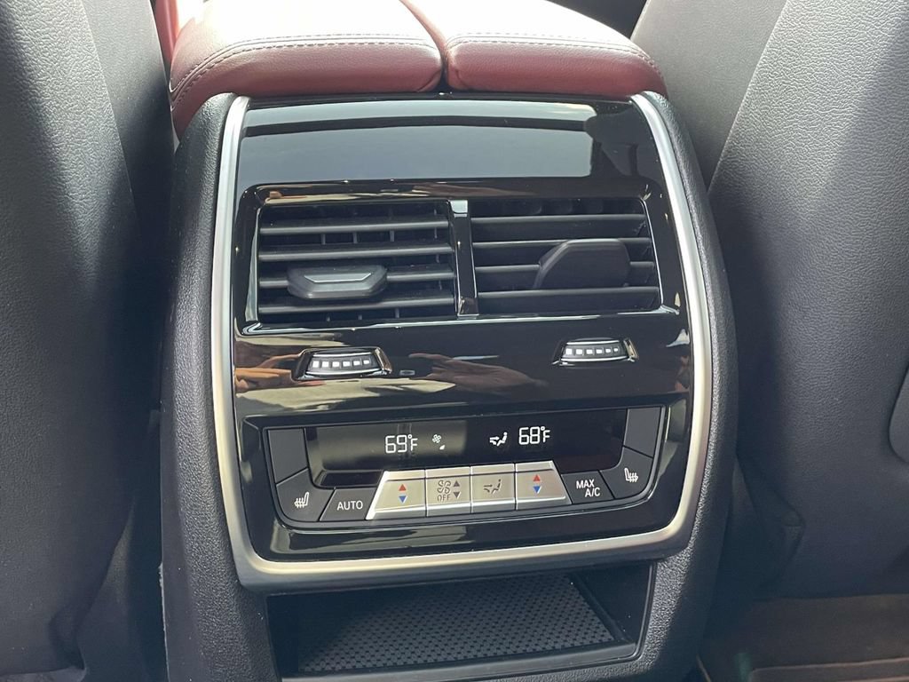 Used 2025 BMW X6 M60i AWD/4WD image 19