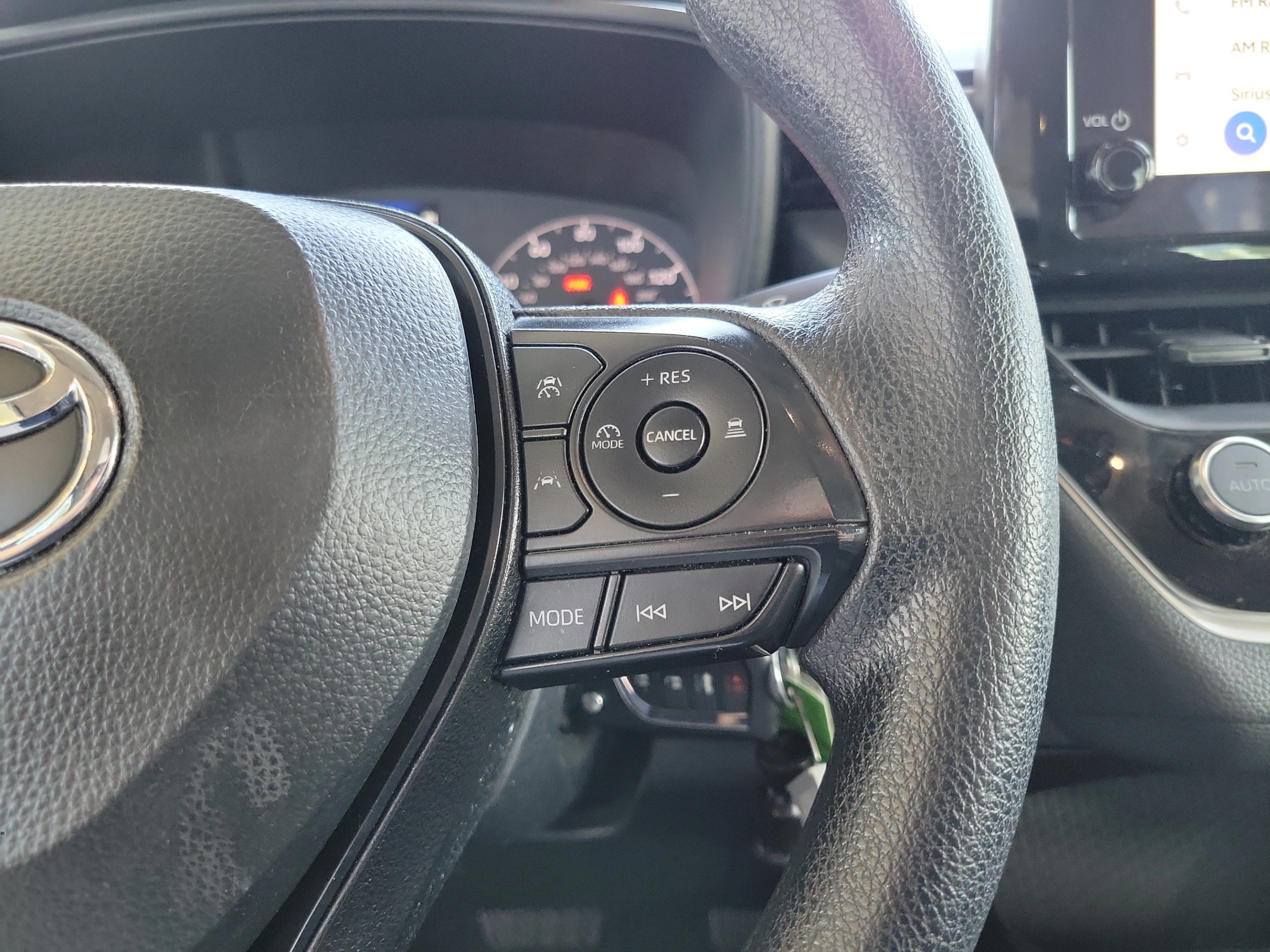 Used 2025 Toyota Corolla LE FWD image 16