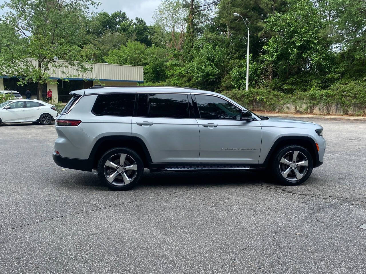 Used 2021 Jeep Grand Cherokee L Limited RWD image 4