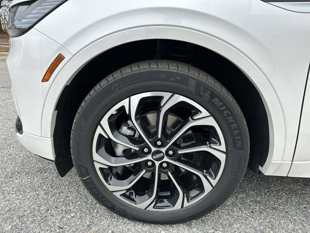 Used 2025 Lincoln Nautilus Reserve AWD/4WD image 10