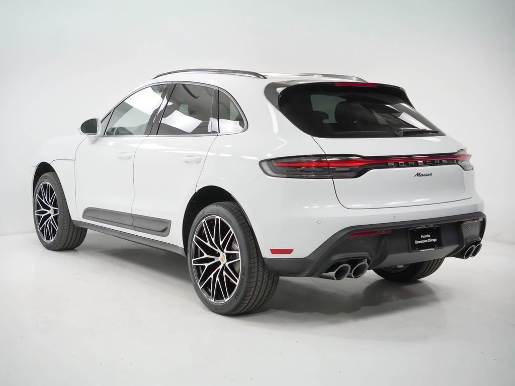 Certified 2026 Porsche Macan AWD/4WD image 3