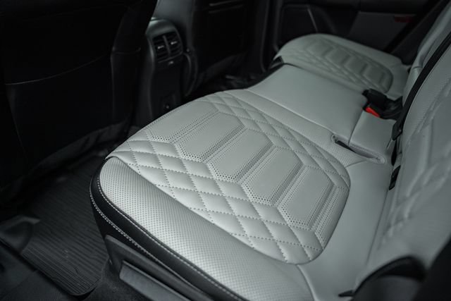 Used 2023 Ford Escape SE w/ PHEV Premium Package FWD image 32