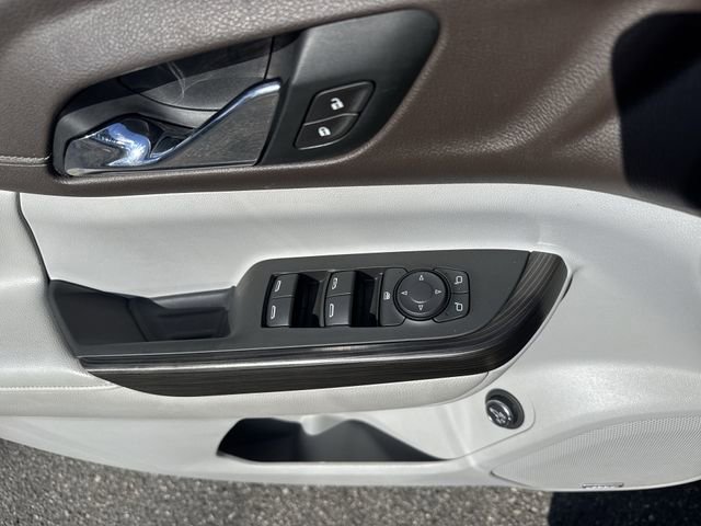 Used 2019 GMC Acadia SLT image 28