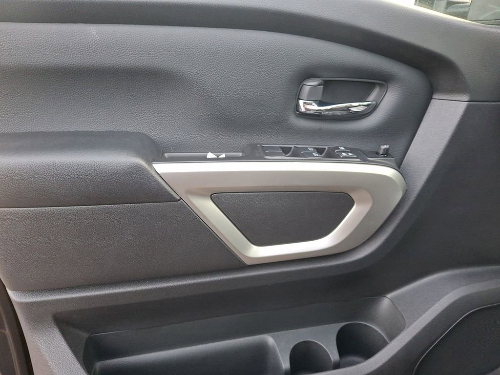 Certified 2023 Nissan Titan SV w/ SV Convenience Package image 12