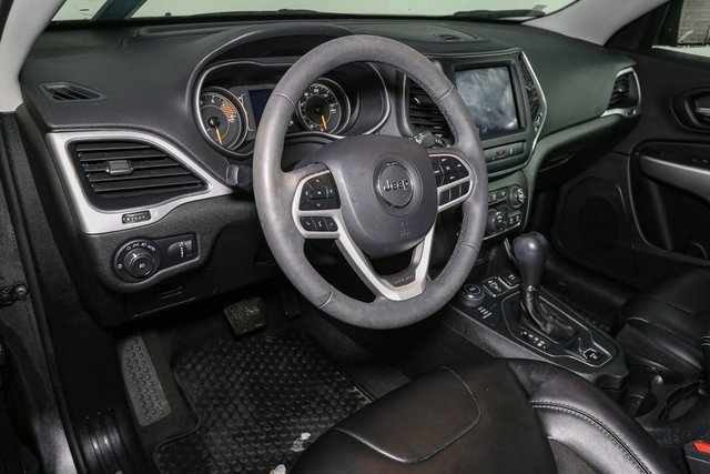 Used 2022 Jeep Cherokee Latitude w/ Sun & Sound Group image 21