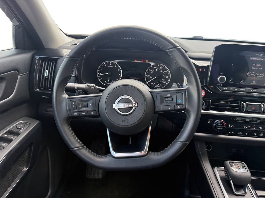 Used 2024 Nissan Pathfinder SV image 12