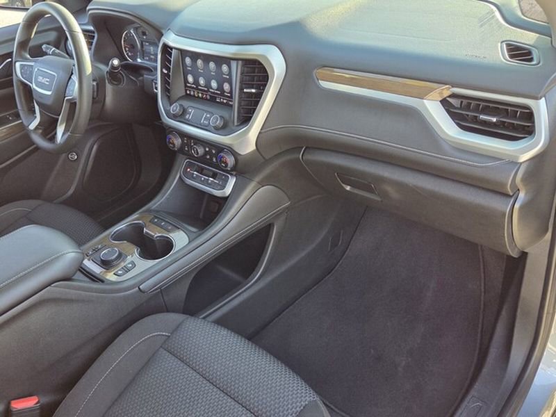 Certified 2023 GMC Acadia SLE w/ Driver Convenience Package image 16