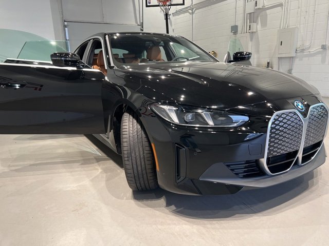 Used 2025 BMW i4 xDrive40i image 15