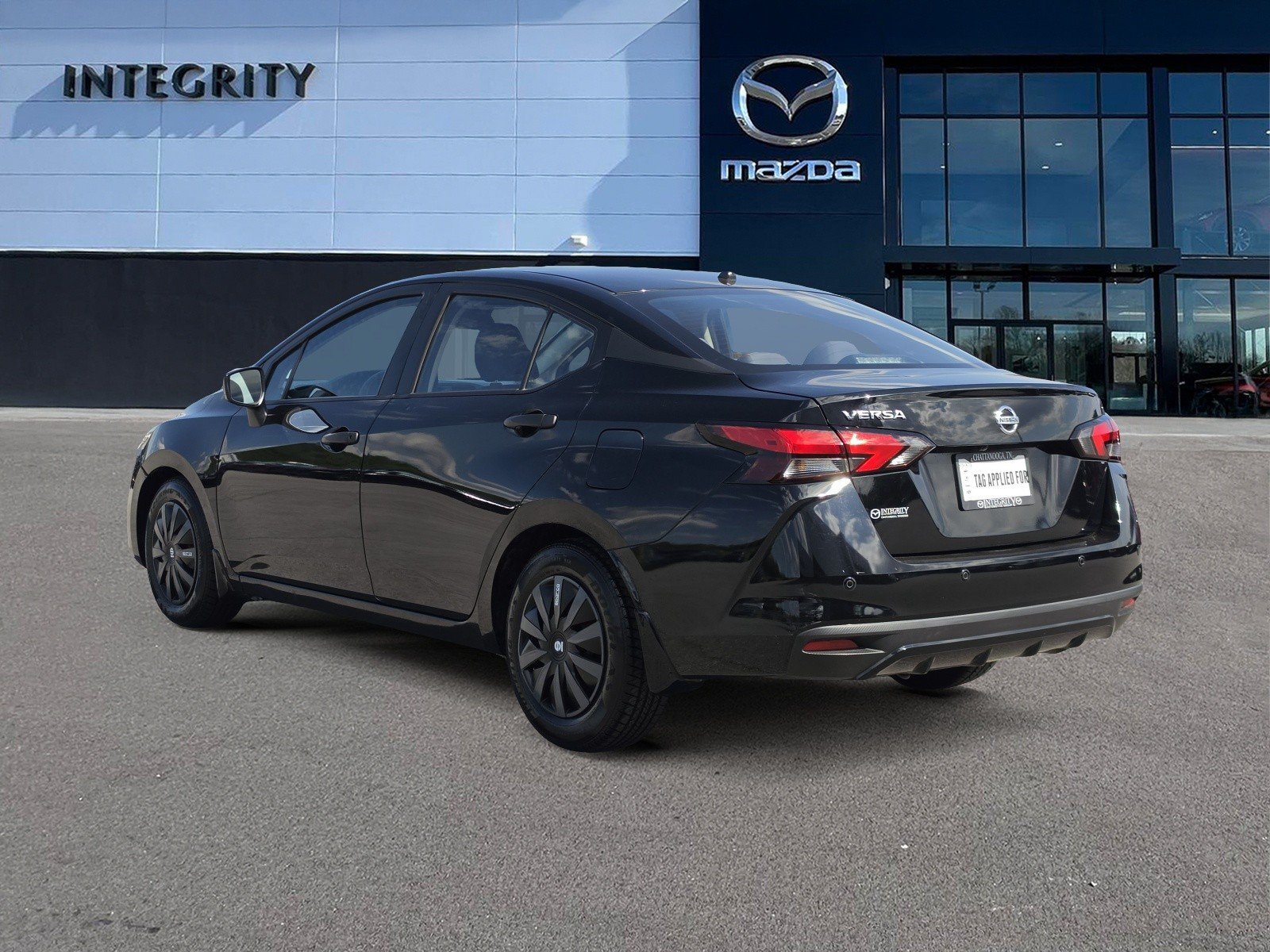 Used 2021 Nissan Versa S FWD image 4