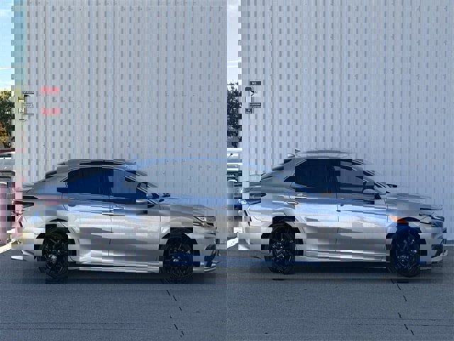 Used 2023 Toyota Camry XSE image 3