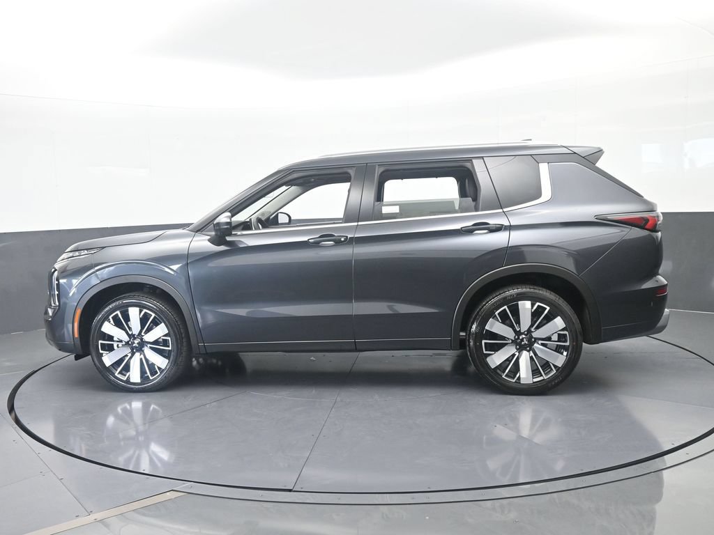 New 2026 Mitsubishi Outlander SEL FWD image 3