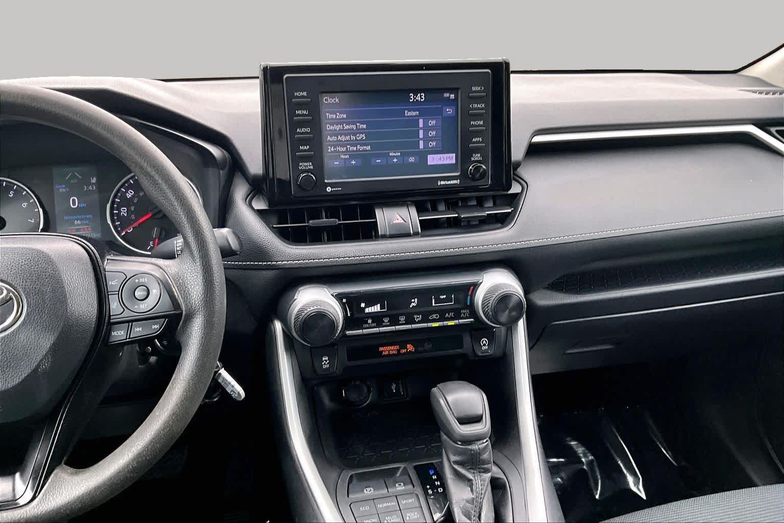 Used 2021 Toyota RAV4 LE AWD/4WD image 7