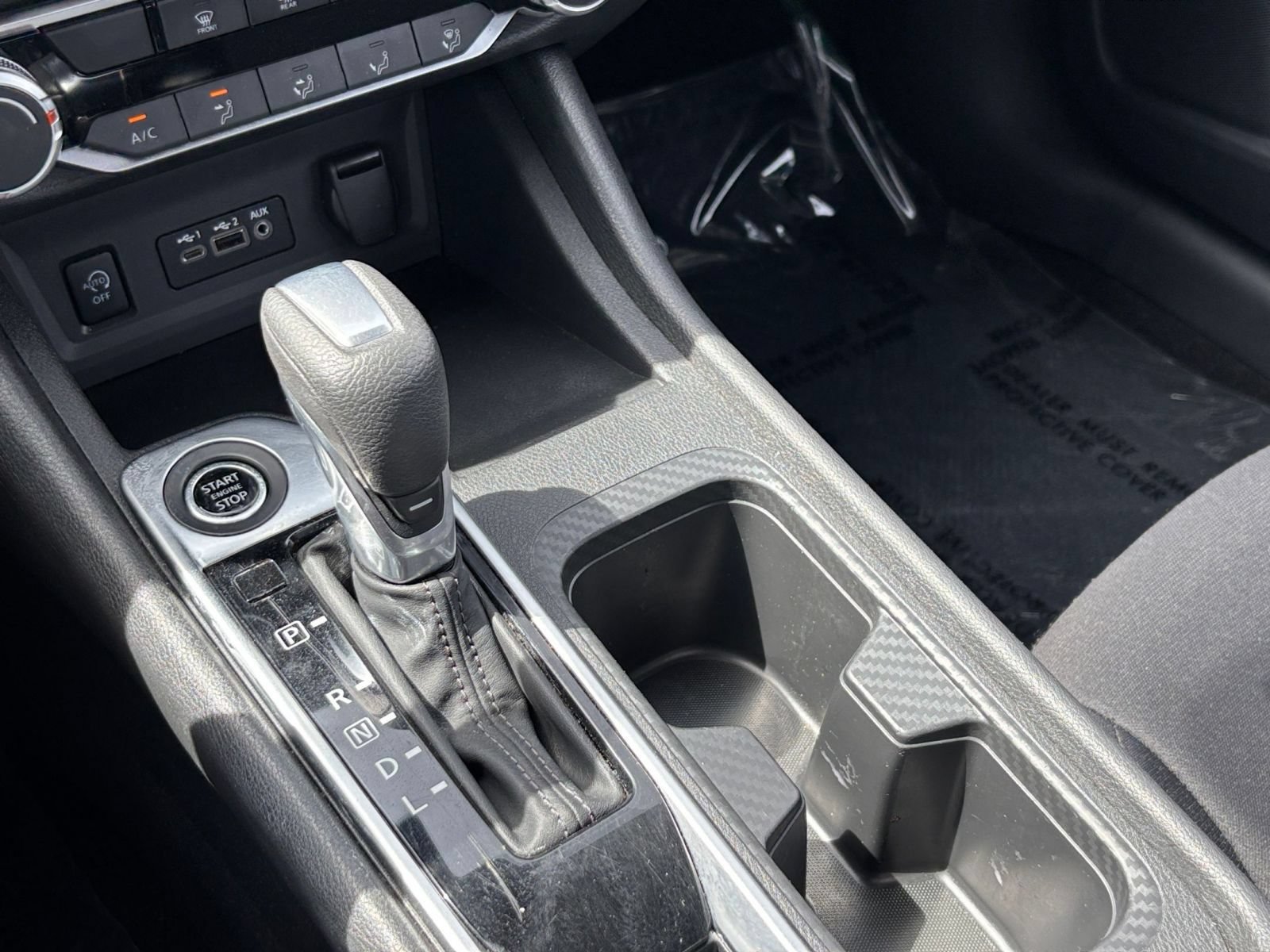 Used 2025 Nissan Sentra SV FWD image 33