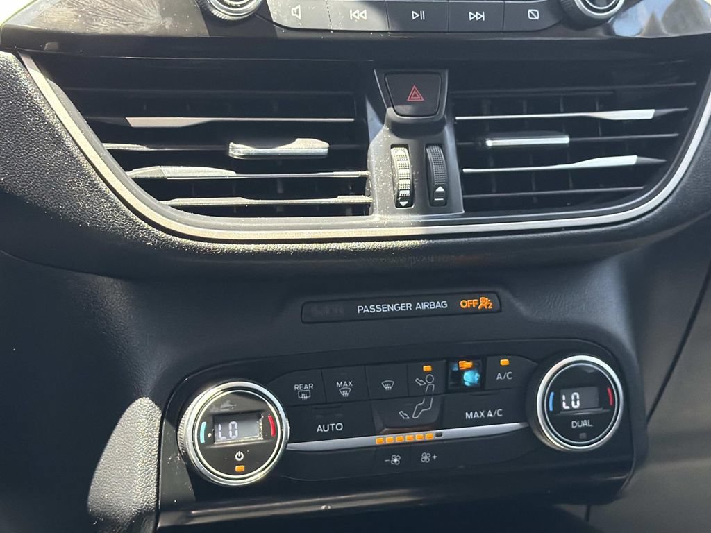Certified 2021 Ford Escape SE w/ SE Sport Appearance Package FWD image 15