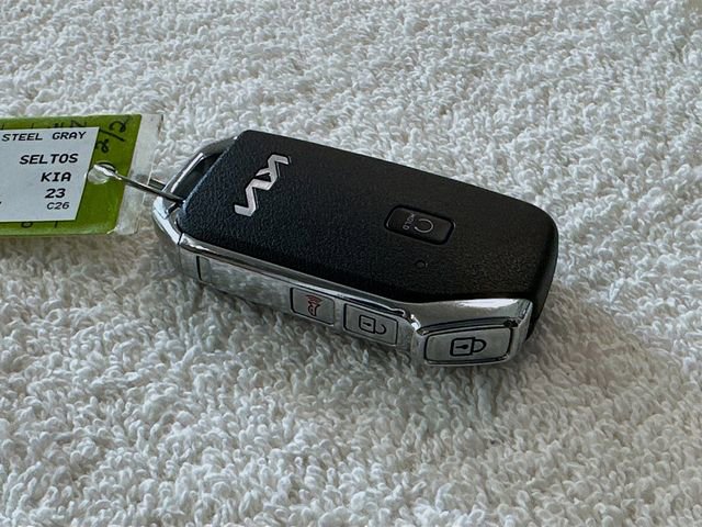 Used 2023 Kia Seltos EX image 29