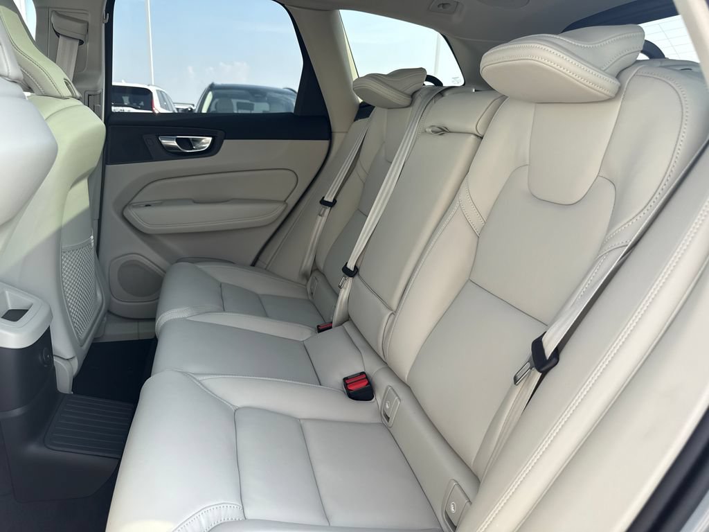 New 2026 Volvo XC60 T8 Ultra w/ Protection Package Premier AWD/4WD image 6