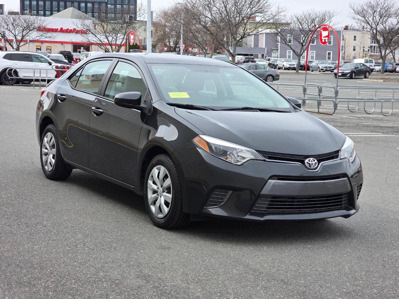 Used 2015 Toyota Corolla LE FWD image 3