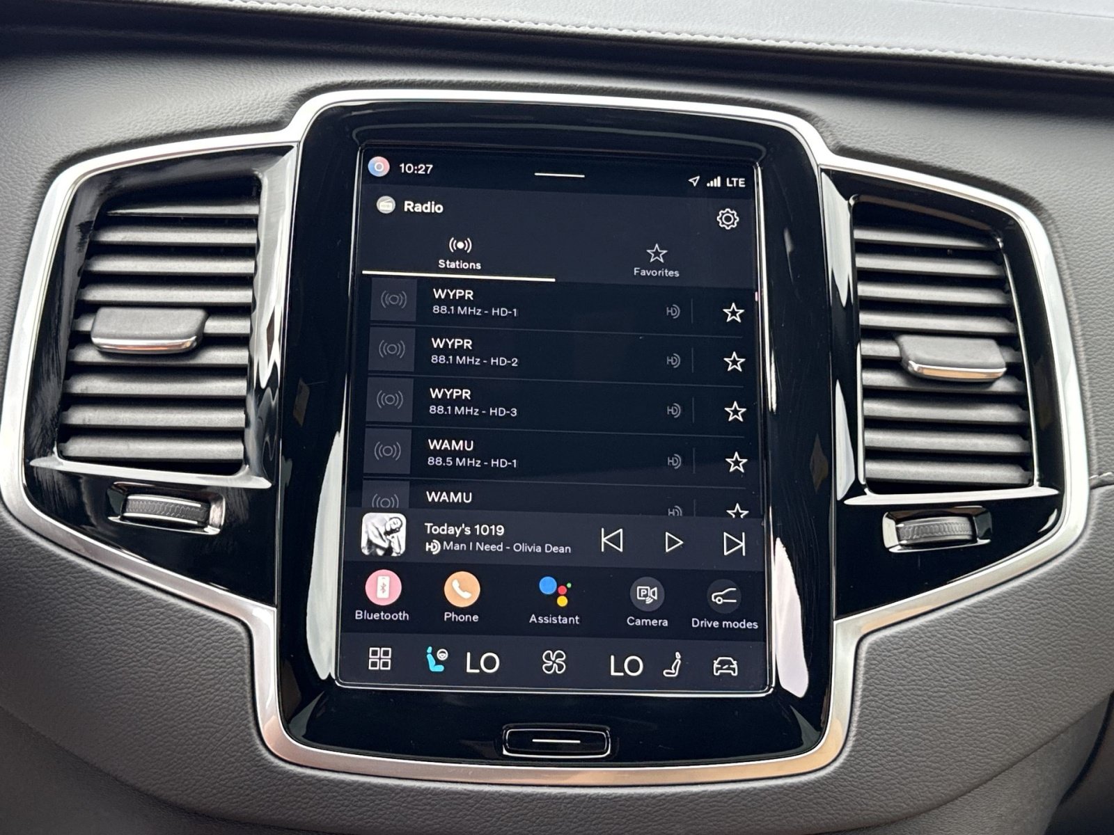 Certified 2024 Volvo XC90 B6 Ultimate w/ Protection Package Premier AWD/4WD image 18