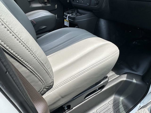 New 2025 Chevrolet Express 3500 Work Van w/ Driver Convenience Package image 18