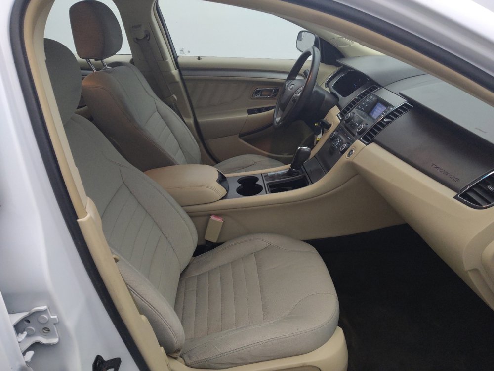 Used 2014 Ford Taurus SE image 21
