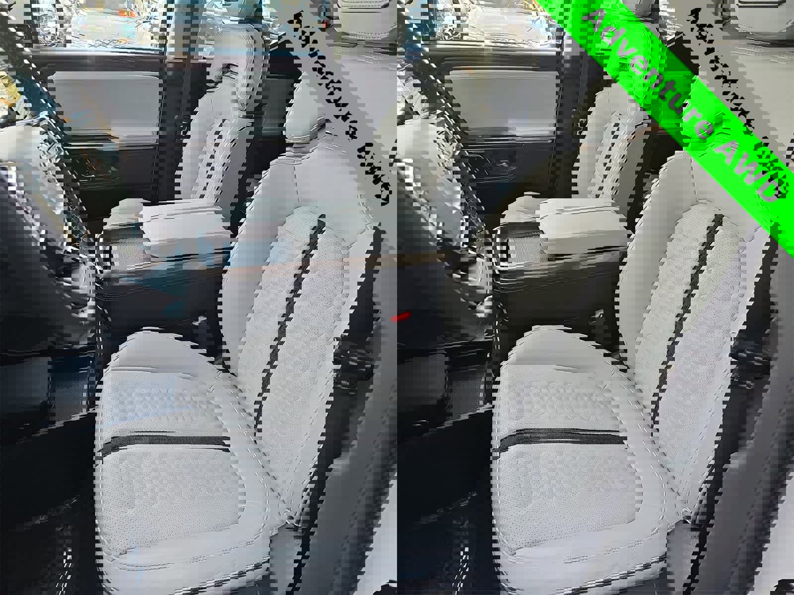 Used 2022 Rivian R1T Adventure image 15