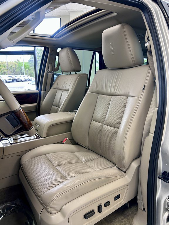Used 2012 Lincoln Navigator 2WD image 13