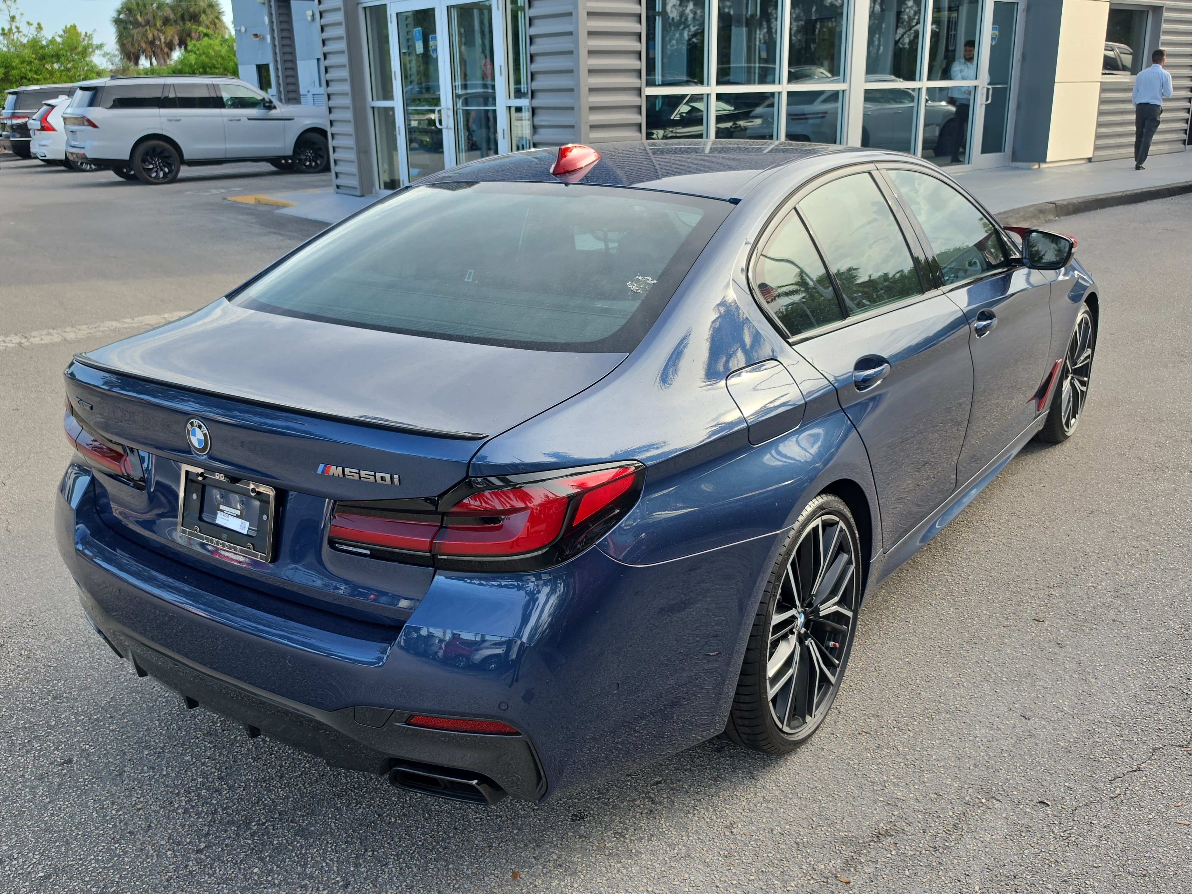 Used 2023 BMW M550i xDrive w/ Executive Package AWD/4WD image 4