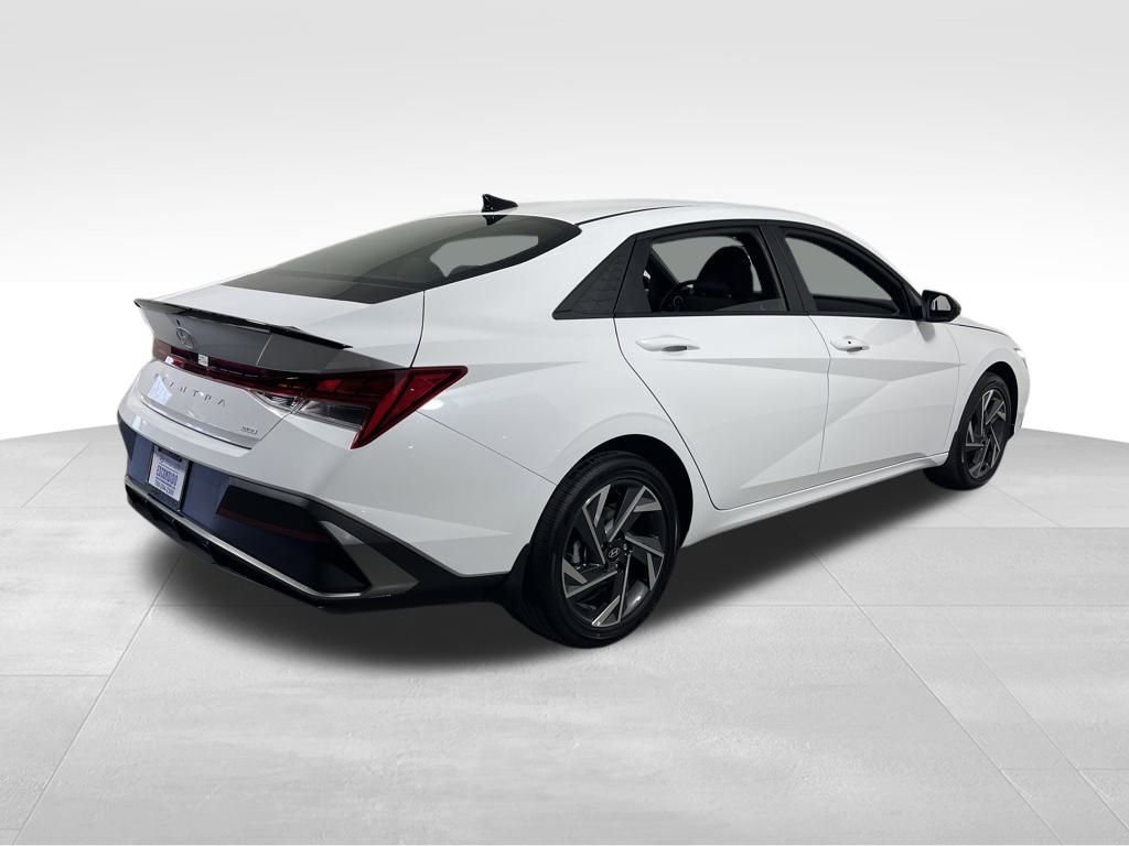 New 2025 Hyundai Elantra SEL image 5
