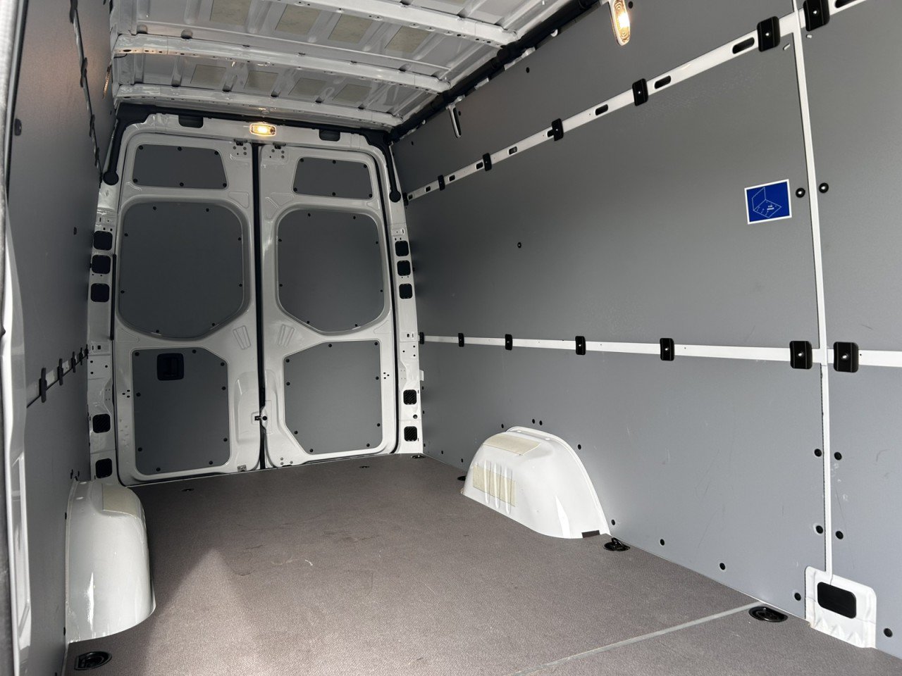 Used 2025 Mercedes-Benz Sprinter 2500 image 15