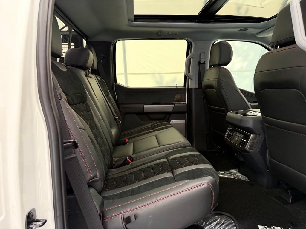 New 2026 Ford F250 Lariat w/ Black Appearance Package AWD/4WD image 28