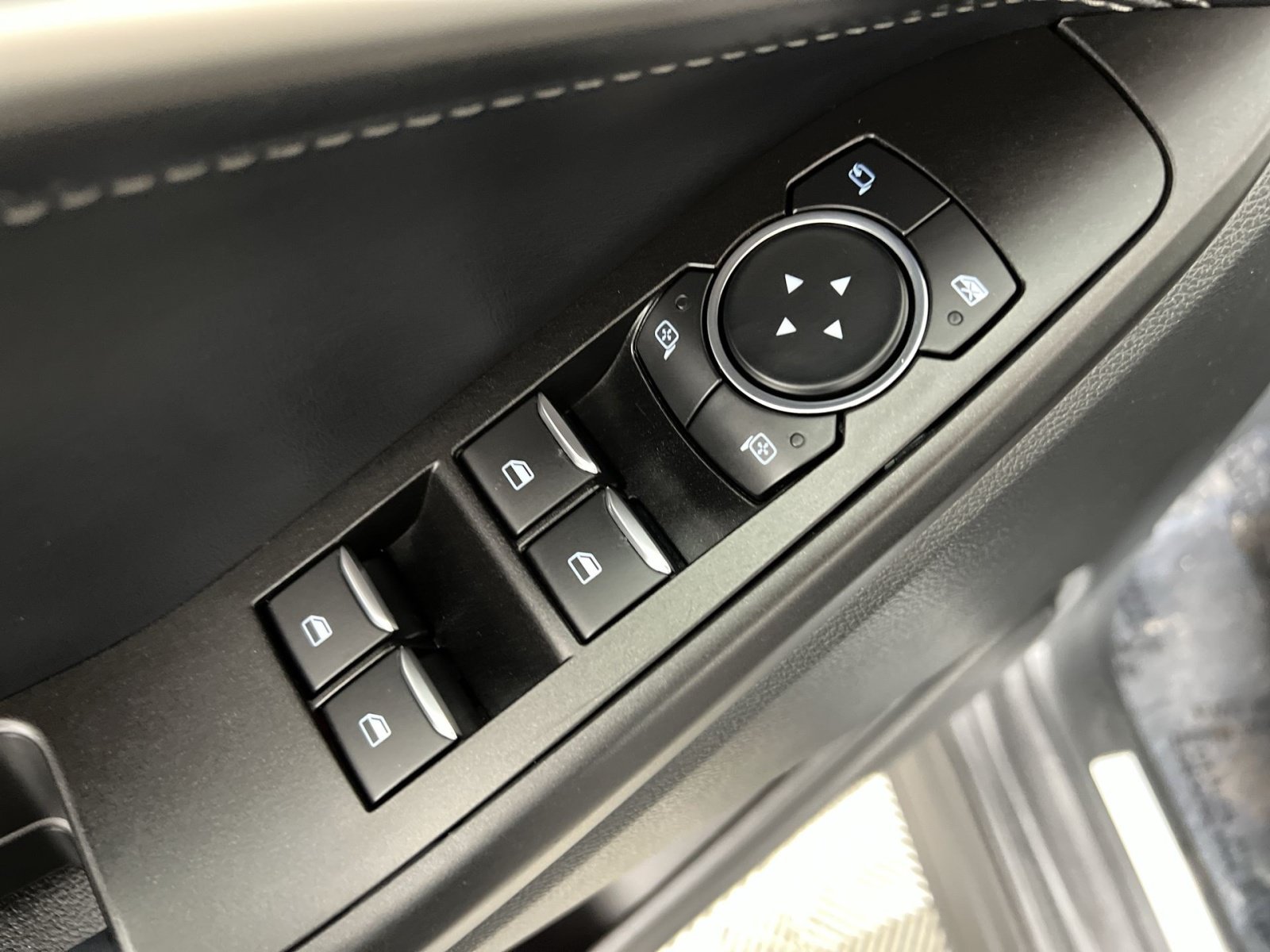 Used 2020 Ford Explorer Limited AWD/4WD image 15