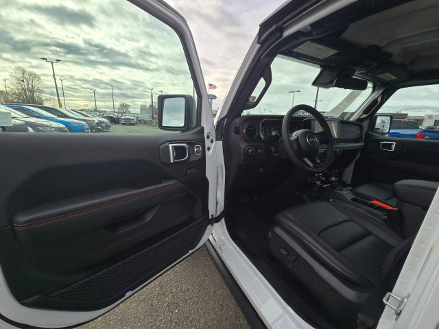 Certified 2025 Jeep Gladiator Rubicon w/ Convenience Group image 23