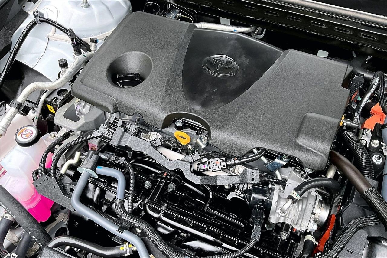 Used 2025 Toyota Camry SE FWD image 32