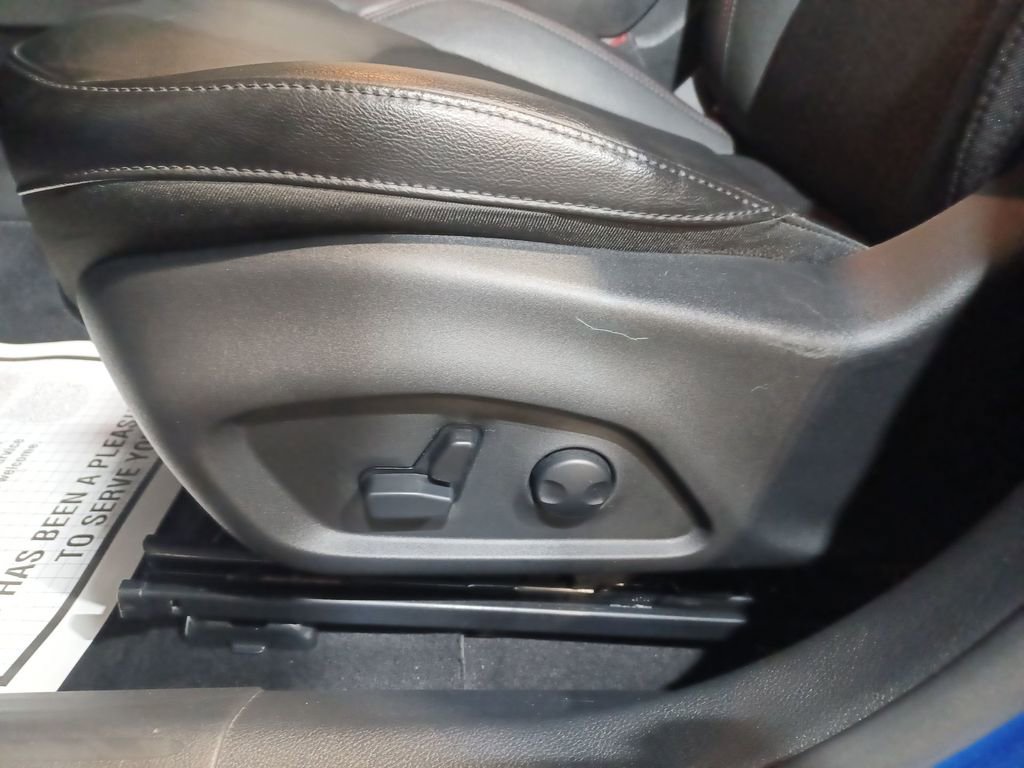 Used 2023 Jeep Compass Trailhawk w/ Trailhawk Convenience Group AWD/4WD image 14