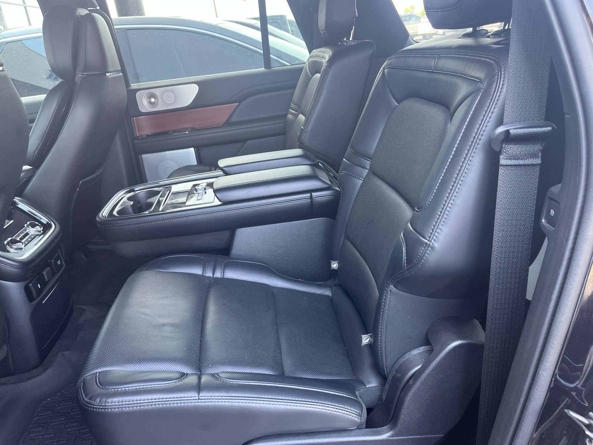 Used 2020 Lincoln Navigator L Reserve w/ Equipment Group 208A Reserve AWD/4WD image 8