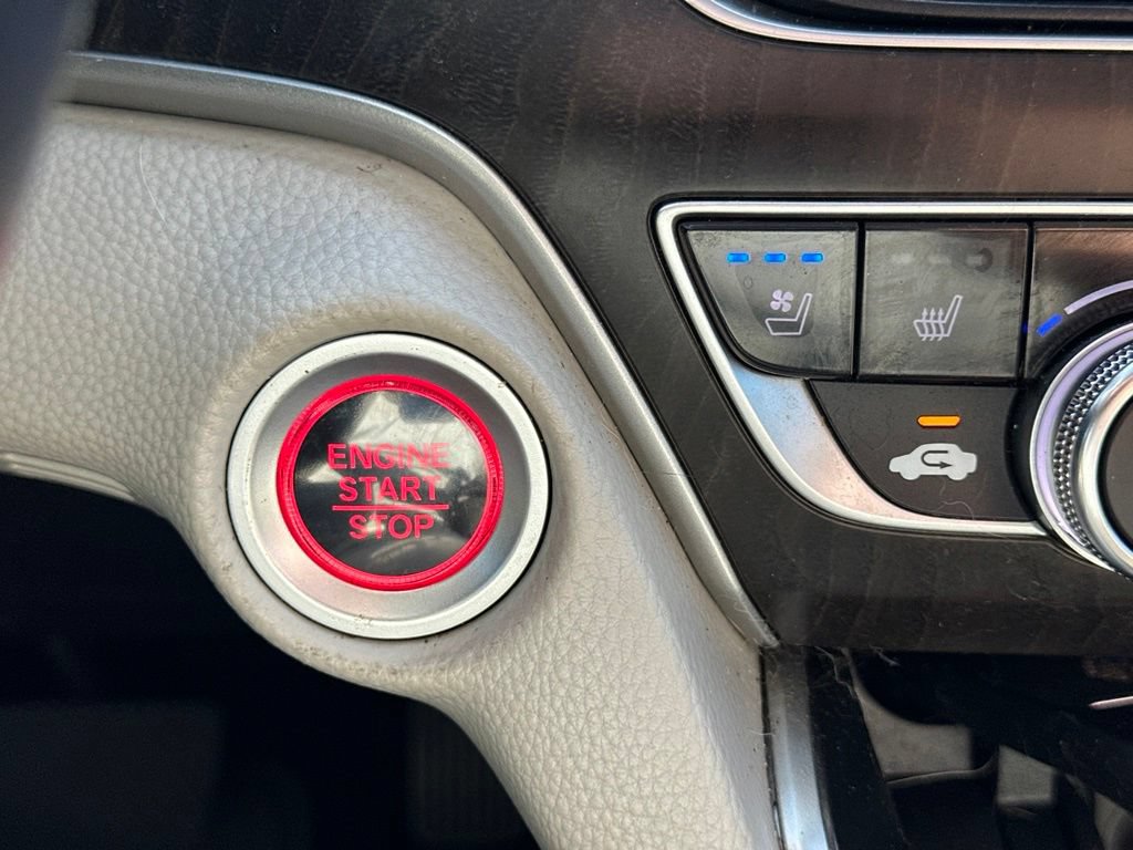 Used 2018 Honda Accord Touring image 6