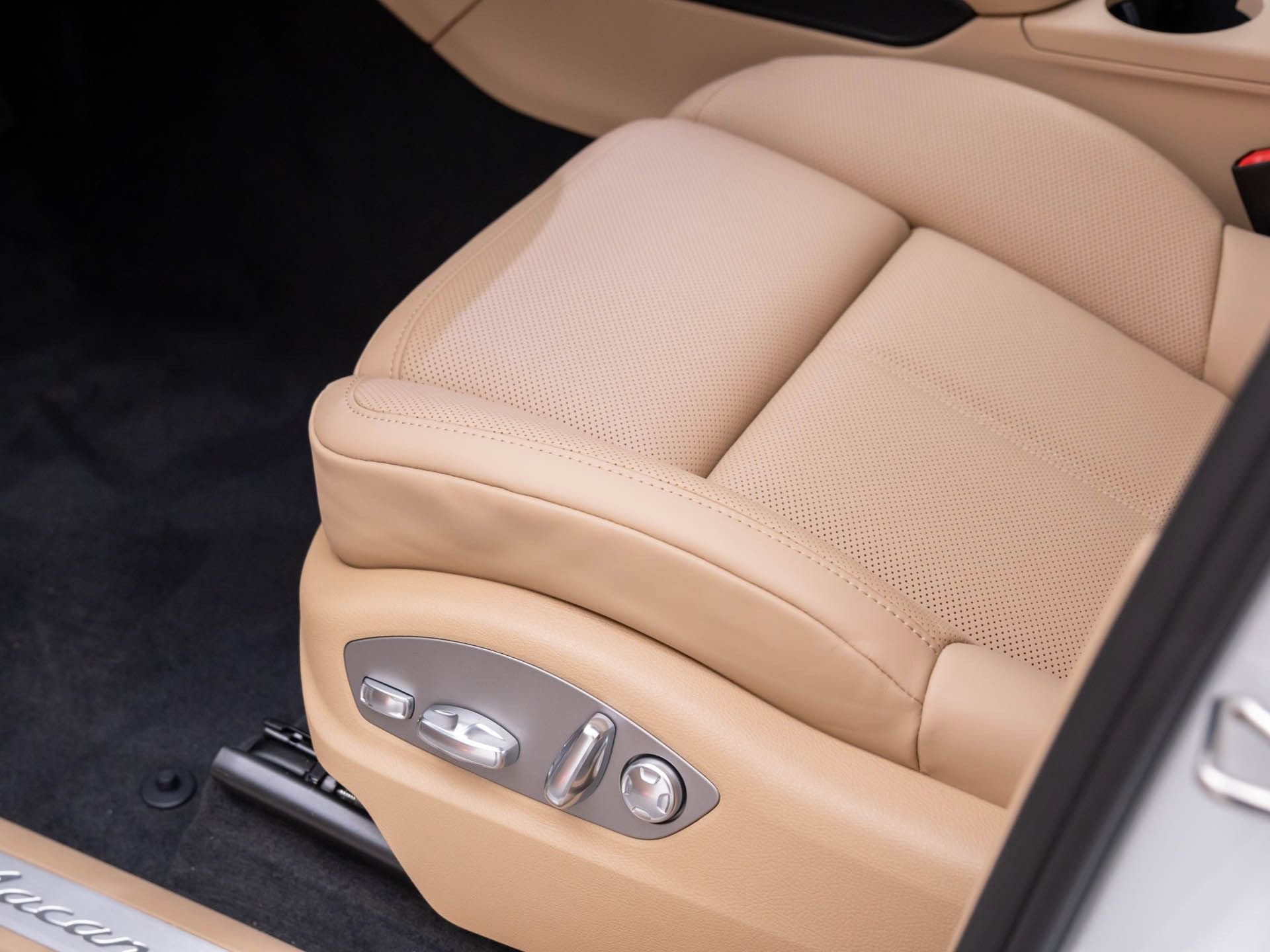 New 2026 Porsche Macan S AWD/4WD image 16
