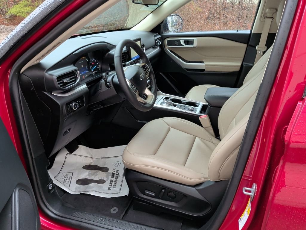 Certified 2024 Ford Explorer XLT w/ Equipment Group 202A image 12