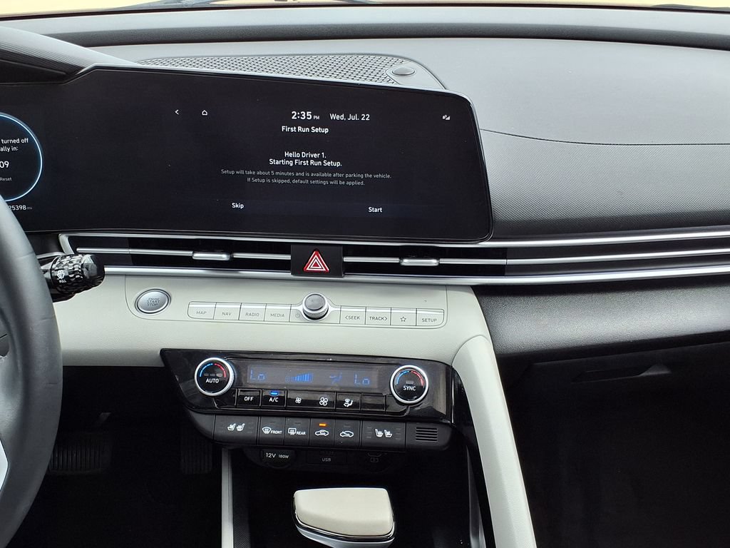 Used 2024 Hyundai Elantra Limited FWD image 29