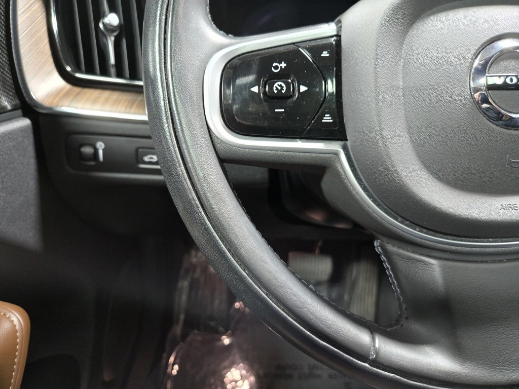 Used 2022 Volvo XC60 B5 Inscription w/ Advanced Package image 15