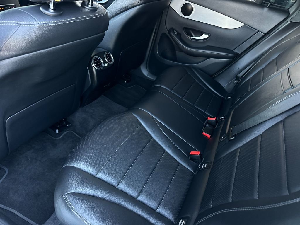 Used 2021 Mercedes-Benz GLC 300 4MATIC image 12