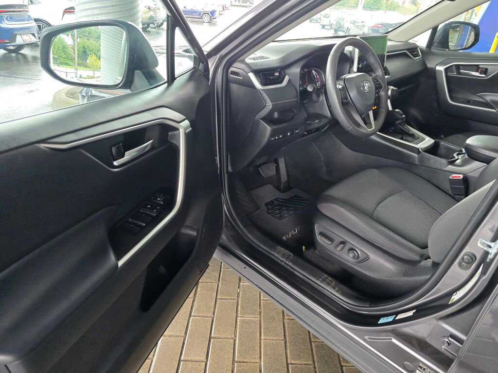 Used 2024 Toyota RAV4 XLE w/ Convenience Package AWD/4WD image 21